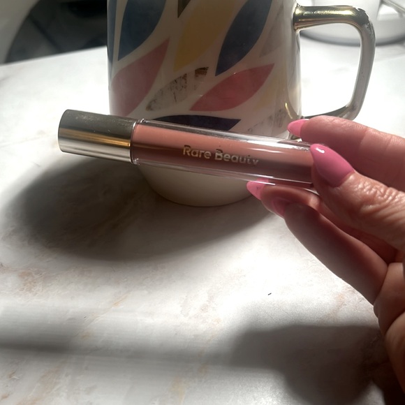 Rare Beauty Glossy Balm Nearly Neutral Like New Lip Gloss Shine Selena Gomez Tan - Picture 15 of 16